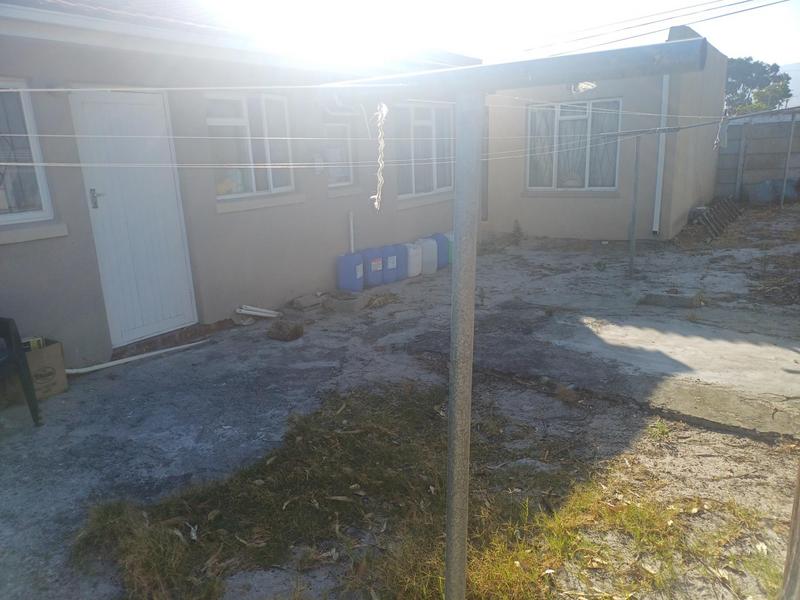 2 Bedroom Property for Sale in Grassy Park Western Cape